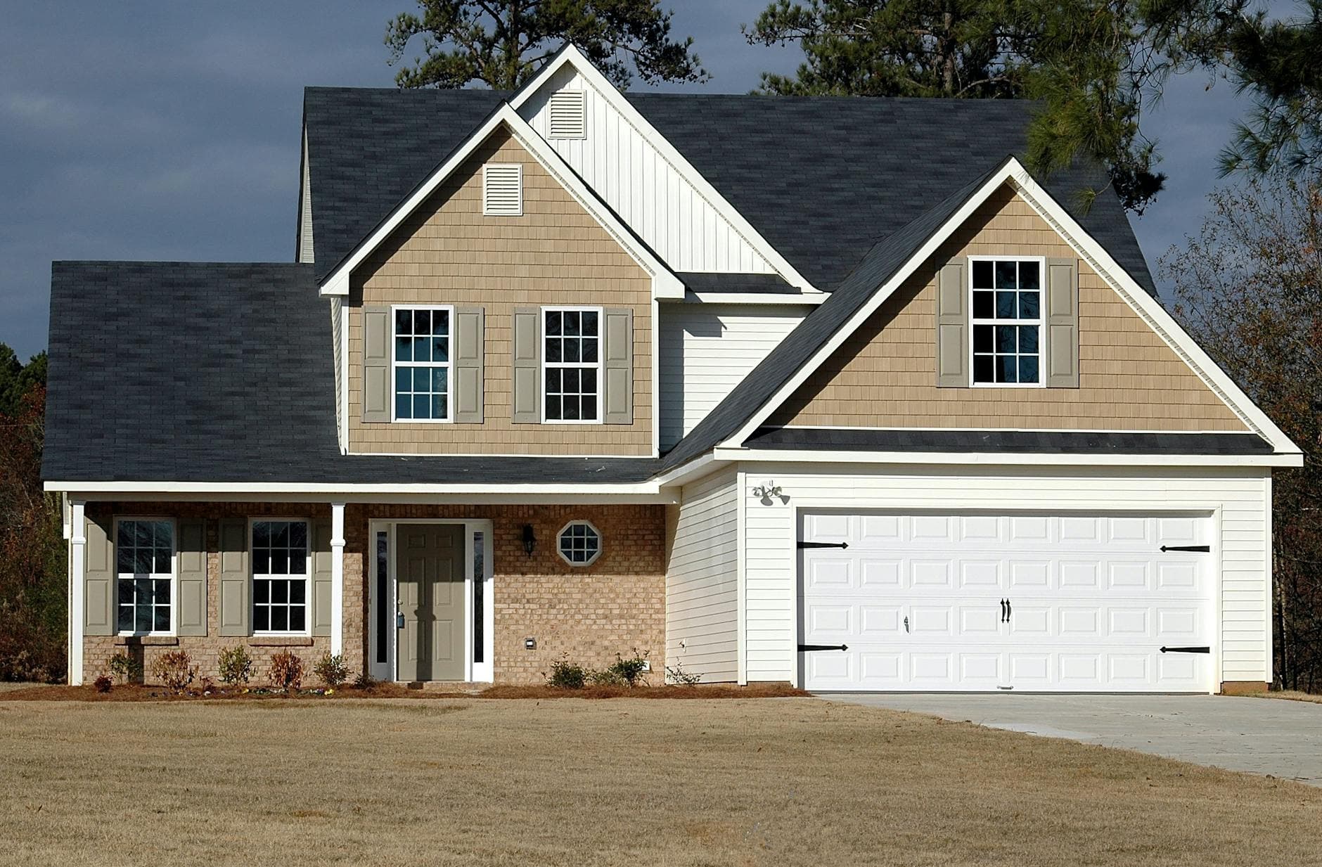 Premium asphalt shingles on a residential home in Kansas