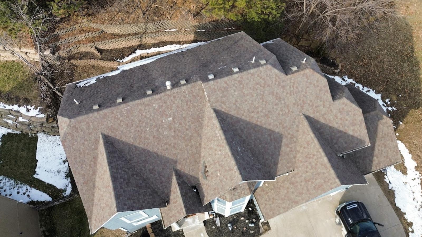 Residential roofing project in Kansas