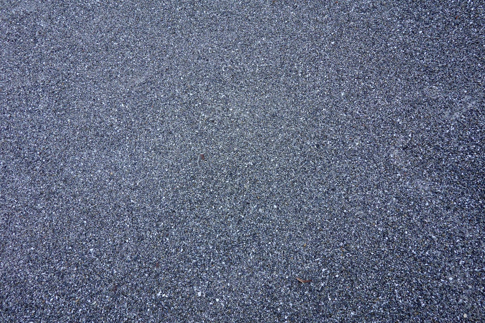 Close-up comparison of architectural versus 3-tab shingles